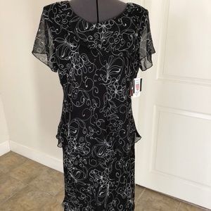 Dress 2-Piece Set Black/White Scroll Pattern